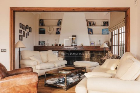 Villa for sale in Cabrera de Mar, Barcelona, Spain 6 bedrooms, 600 sq.m. No. 150341 - photo 5