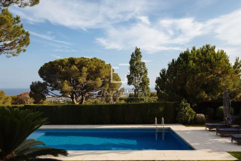 Villa for sale in Cabrera de Mar, Barcelona, Spain 6 bedrooms, 600 sq.m. No. 150341 - photo 3