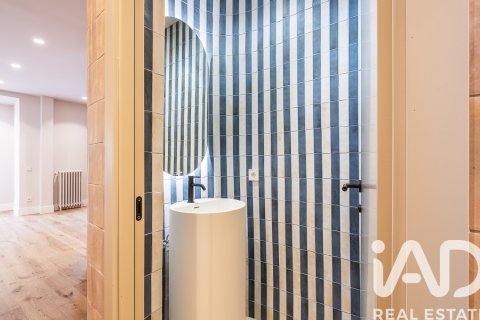 Apartament w Madrid, Hiszpania 3 sypialnie, 187 mkw. nr 152302 – zdjęcie 10
