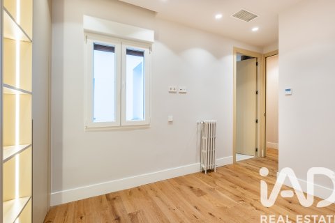 Apartament w Madrid, Hiszpania 3 sypialnie, 187 mkw. nr 152302 – zdjęcie 27