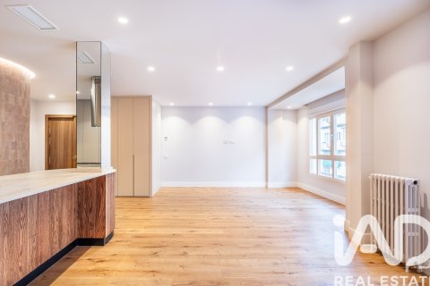 Apartament w Madrid, Hiszpania 3 sypialnie, 187 mkw. nr 152302 – zdjęcie 8