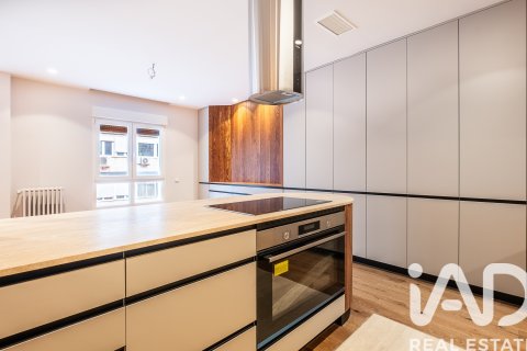 Apartament w Madrid, Hiszpania 3 sypialnie, 187 mkw. nr 152302 – zdjęcie 29