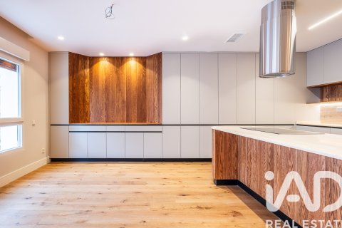 Apartament w Madrid, Hiszpania 3 sypialnie, 187 mkw. nr 152302 – zdjęcie 4