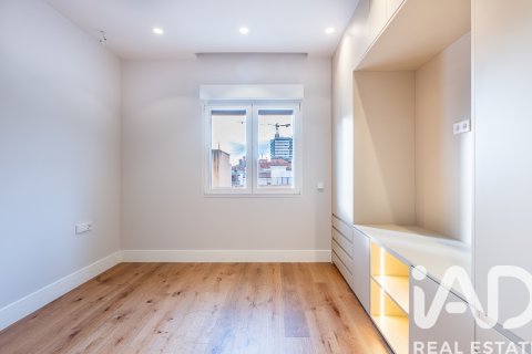 Apartament w Madrid, Hiszpania 3 sypialnie, 187 mkw. nr 152302 – zdjęcie 15
