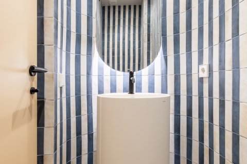 Apartament w Madrid, Hiszpania 3 sypialnie, 187 mkw. nr 152302 – zdjęcie 20