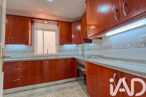 Lägenhet till salu i Alicante, Spanien 3 sovrum, 93 kvm. Nr. 152303 - foto 16