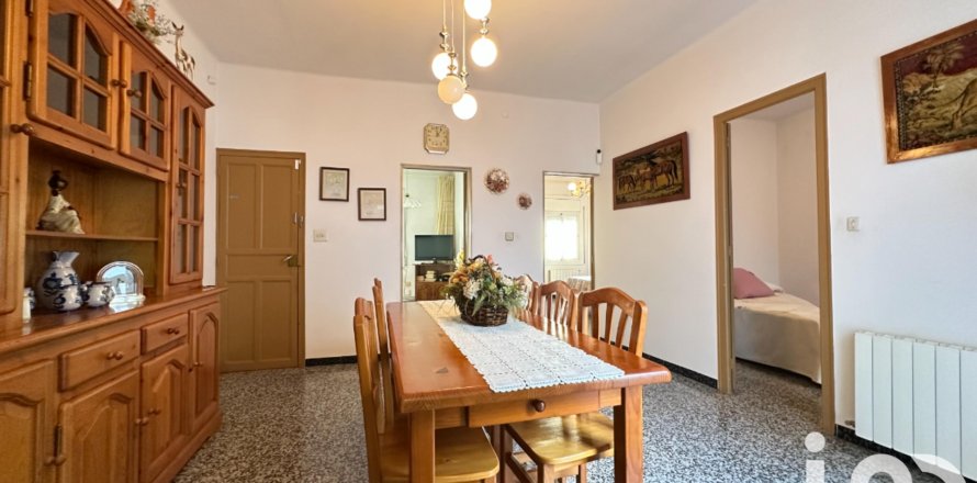 Radhus i Mataro, Barcelona, Spanien 5 sovrum, 159 kvm. Nr. 152957