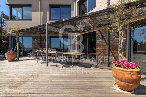 House for sale in Barcelona, Spain 4 bedrooms, 439 sq.m. No. 160182 - photo 6