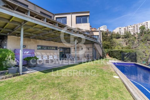 House for sale in Barcelona, Spain 4 bedrooms, 439 sq.m. No. 160182 - photo 3