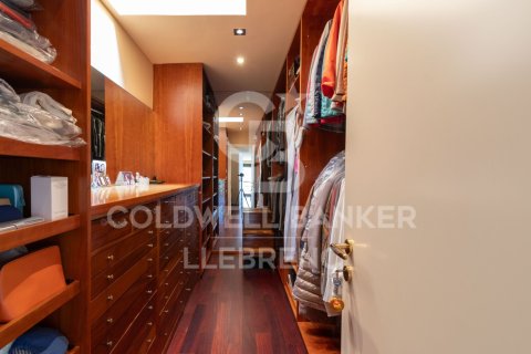 House for sale in Barcelona, Spain 4 bedrooms, 439 sq.m. No. 160182 - photo 21