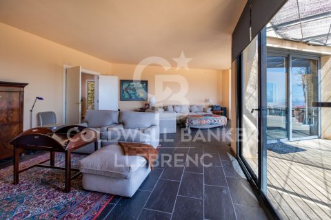 House for sale in Barcelona, Spain 4 bedrooms, 439 sq.m. No. 160182 - photo 5