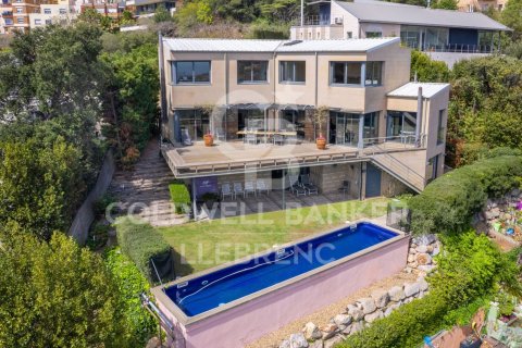 House for sale in Barcelona, Spain 4 bedrooms, 439 sq.m. No. 160182 - photo 2