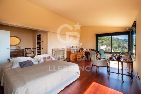 House for sale in Barcelona, Spain 4 bedrooms, 439 sq.m. No. 160182 - photo 17