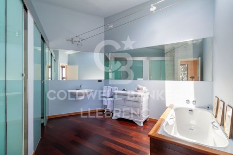 House for sale in Barcelona, Spain 4 bedrooms, 439 sq.m. No. 160182 - photo 25