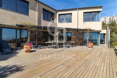 House for sale in Barcelona, Spain 4 bedrooms, 439 sq.m. No. 160182 - photo 14