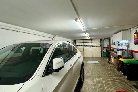 House for sale in Principado De Andorra (Ninguna Poblacion Tiene C.P.), Lleida, Spain 4 bedrooms, 384 sq.m. No. 160183 - photo 24
