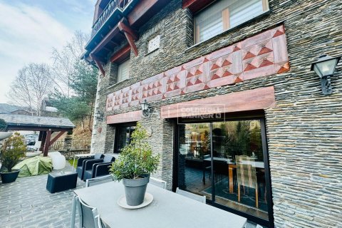 House for sale in Principado De Andorra (Ninguna Poblacion Tiene C.P.), Lleida, Spain 4 bedrooms, 384 sq.m. No. 160183 - photo 9