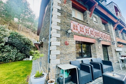 House for sale in Principado De Andorra (Ninguna Poblacion Tiene C.P.), Lleida, Spain 4 bedrooms, 384 sq.m. No. 160183 - photo 11