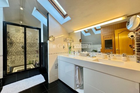 House for sale in Principado De Andorra (Ninguna Poblacion Tiene C.P.), Lleida, Spain 4 bedrooms, 384 sq.m. No. 160183 - photo 22