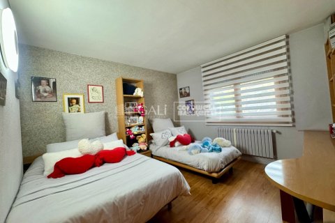 House for sale in Principado De Andorra (Ninguna Poblacion Tiene C.P.), Lleida, Spain 4 bedrooms, 384 sq.m. No. 160183 - photo 14