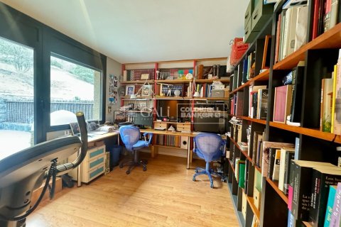 House for sale in Principado De Andorra (Ninguna Poblacion Tiene C.P.), Lleida, Spain 4 bedrooms, 384 sq.m. No. 160183 - photo 20
