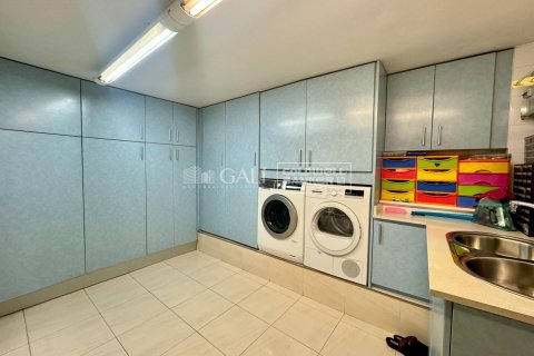 House for sale in Principado De Andorra (Ninguna Poblacion Tiene C.P.), Lleida, Spain 4 bedrooms, 384 sq.m. No. 160183 - photo 13