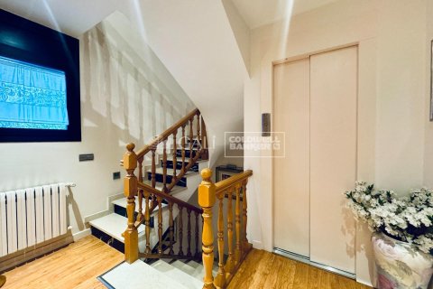 House for sale in Principado De Andorra (Ninguna Poblacion Tiene C.P.), Lleida, Spain 4 bedrooms, 384 sq.m. No. 160183 - photo 19