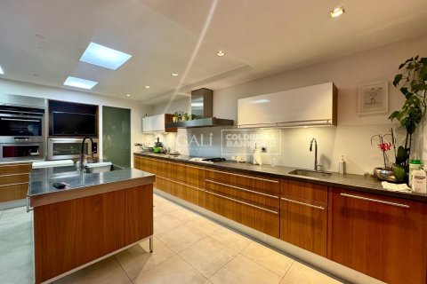 House for sale in Principado De Andorra (Ninguna Poblacion Tiene C.P.), Lleida, Spain 4 bedrooms, 384 sq.m. No. 160183 - photo 6