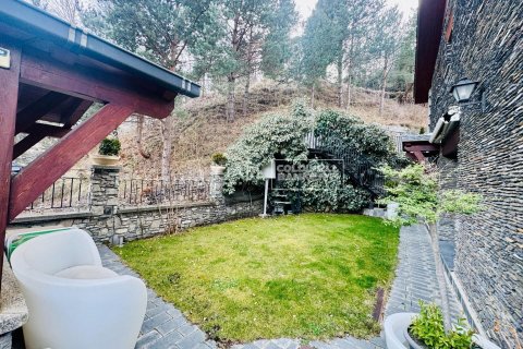 House for sale in Principado De Andorra (Ninguna Poblacion Tiene C.P.), Lleida, Spain 4 bedrooms, 384 sq.m. No. 160183 - photo 8