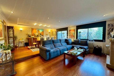 House for sale in Principado De Andorra (Ninguna Poblacion Tiene C.P.), Lleida, Spain 4 bedrooms, 384 sq.m. No. 160183 - photo 3