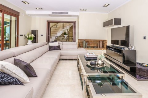 House for sale in Javea, Alicante, Spain 4 bedrooms, 413 sq.m. No. 160179 - photo 23