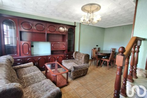 Casa in vendita a Trobajo del Camino, Leon, Spagna 4 camere da letto, 171 mq. N° 186175 - foto 8
