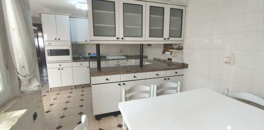 Casa a Trobajo del Camino, Leon, Spagna 4 camere da letto, 171 mq. N° 186175