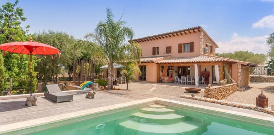 Villa en Sineu, Mallorca, España 4 dormitorios, 250 m2 No. 143527