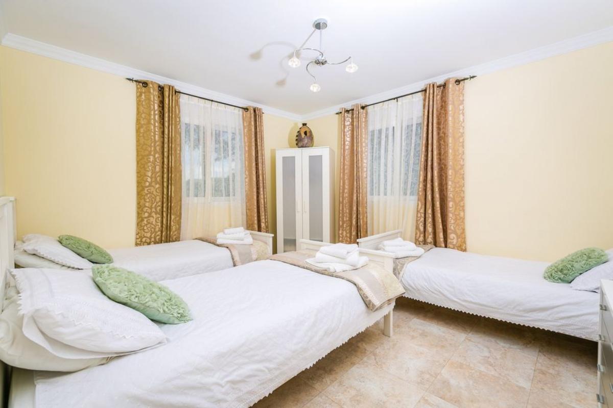 Villa in Javea, Alicante, Spain 6 bedrooms, 449 sq.m. No. 148988