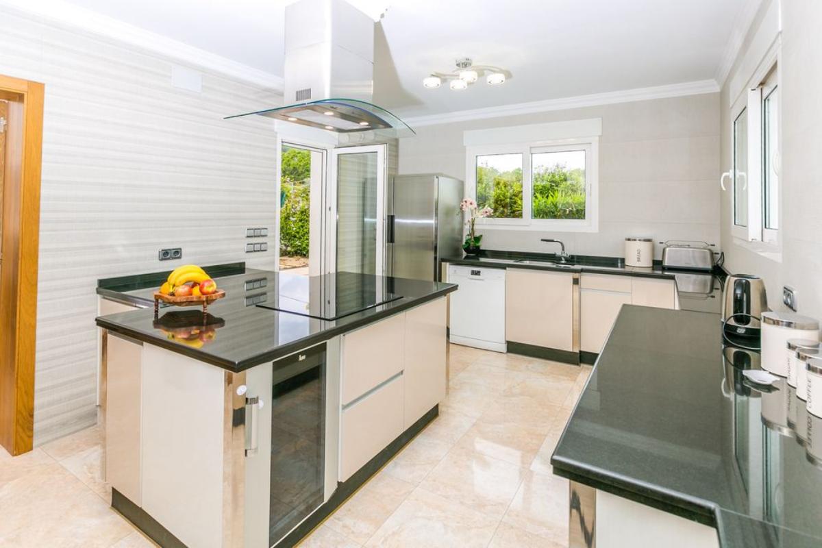 Villa in Javea, Alicante, Spain 6 bedrooms, 449 sq.m. No. 148988