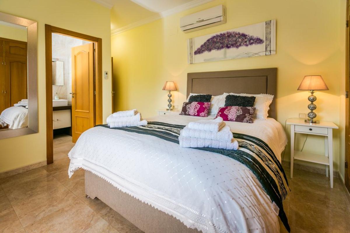 Villa in Javea, Alicante, Spain 6 bedrooms, 449 sq.m. No. 148988