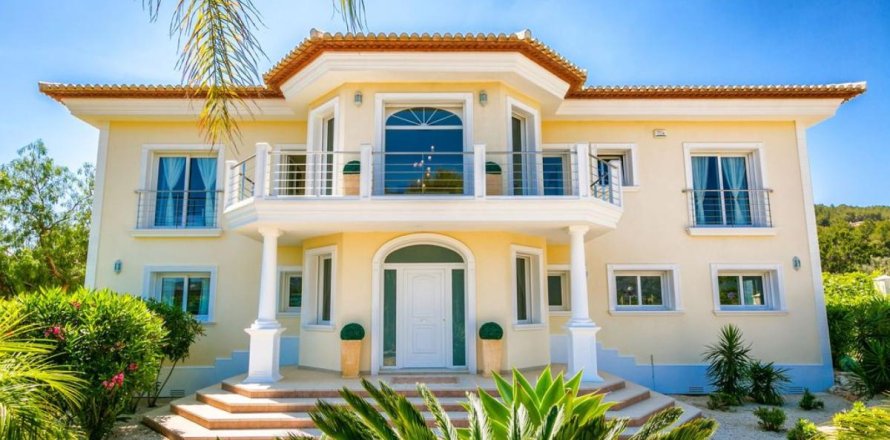Villa in Javea, Alicante, Spain 6 bedrooms, 449 sq.m. No. 148988