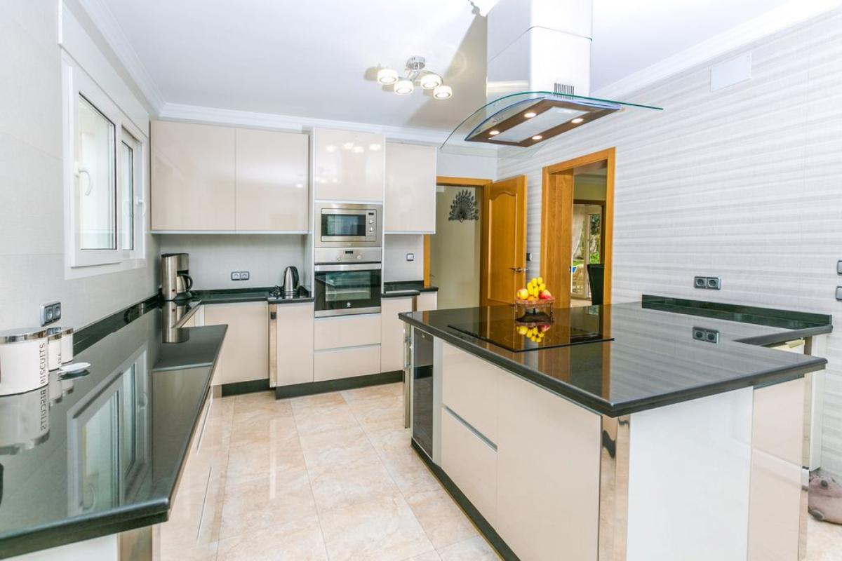 Villa in Javea, Alicante, Spain 6 bedrooms, 449 sq.m. No. 148988