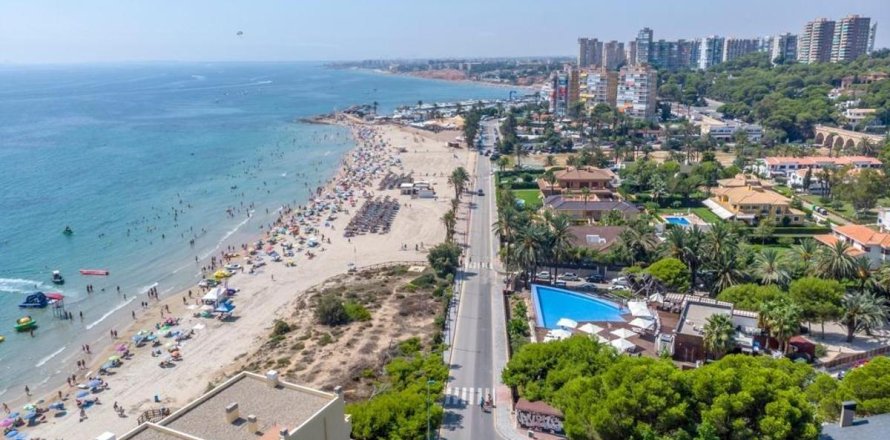 Appartamento a Alicante, Spagna 3 camere da letto, 100 mq. N° 148991