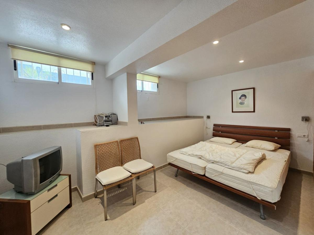 Villa in Benijofar, Alicante, Spain 4 bedrooms, 175 sq.m. No. 148989