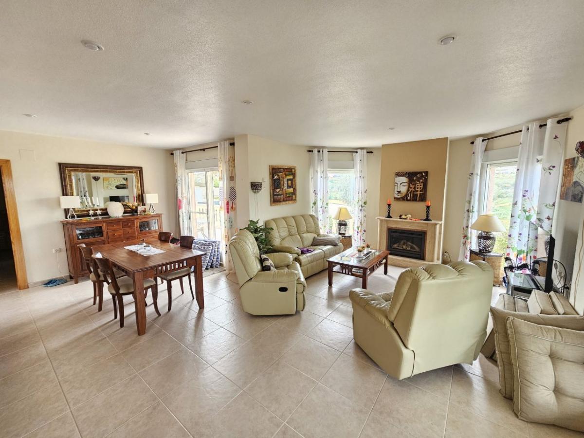 Villa in Benijofar, Alicante, Spain 4 bedrooms, 175 sq.m. No. 148989