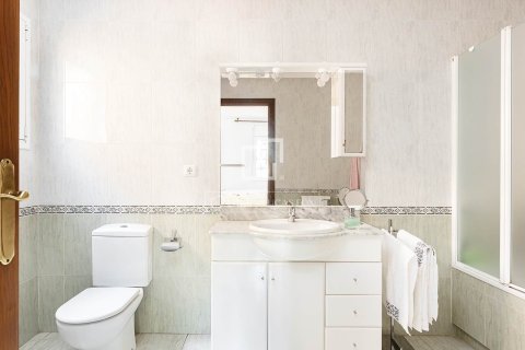 Villa à vendre à Barcelona, Espagne, 6 chambres, 367 m2 No. 150718 - photo 20