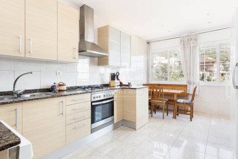 Villa à vendre à Barcelona, Espagne, 6 chambres, 367 m2 No. 150718 - photo 13