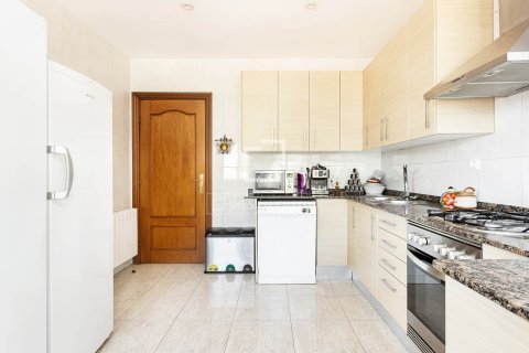 Villa à vendre à Barcelona, Espagne, 6 chambres, 367 m2 No. 150718 - photo 12