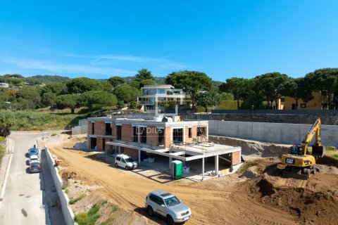 Villa for sale in Sant Andreu de Llavaneres, Barcelona, Spain 7 bedrooms, 800 sq.m. No. 150714 - photo 22