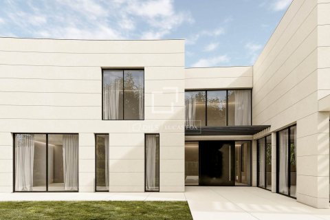 Villa for sale in Sant Andreu de Llavaneres, Barcelona, Spain 7 bedrooms, 800 sq.m. No. 150714 - photo 3