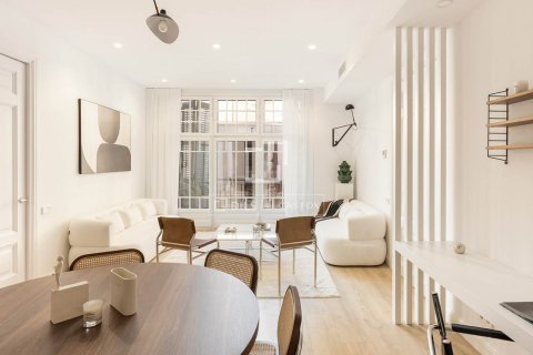 Apartamento en venta en Barcelona, España 3 dormitorios, 156 m2 No. 150719 - foto 3