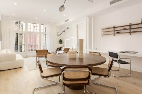 Apartamento en venta en Barcelona, España 3 dormitorios, 156 m2 No. 150719 - foto 5