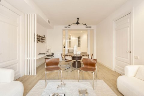 Apartamento en venta en Barcelona, España 3 dormitorios, 156 m2 No. 150719 - foto 4